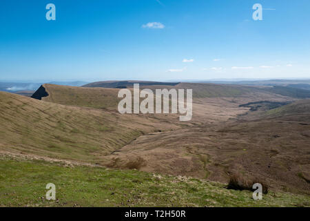 Atemberaubende Aussicht von der Oberseite des Mais Du in die Brecon Beacons South Wales Stockfoto