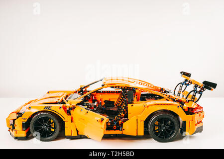 Bukarest, Rumänien - 02 April, 2019: Porsche 911 GT3 RS LEGO Modell Stockfoto
