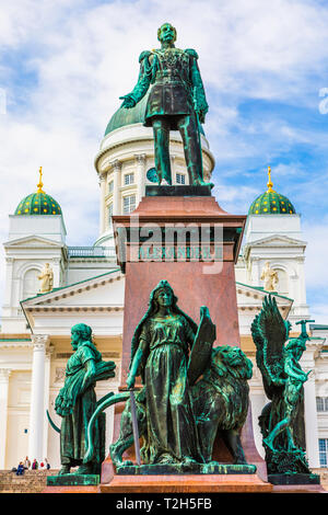 Statue von Kaiser Alexander II. in den Senatsplatz in Helsinki, Finnland, Europa Stockfoto