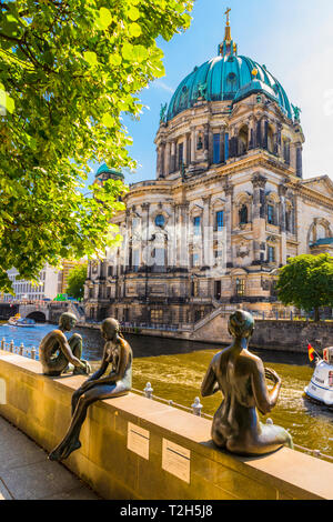 Wilfried Fitzenreiter Skulpturen von Berliner Dom in Berlin, Deutschland, Europa Stockfoto