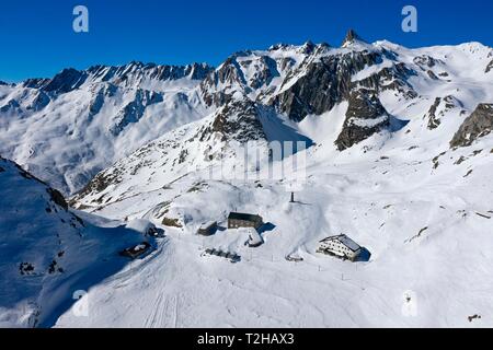 Blick auf verschneite Großen Sankt Bernhard Pass, Valle del Gran San Bernardo, Saint-Rhemy-en-Bosses, Aostatal, Italien Stockfoto