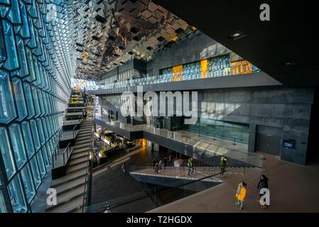 Harpa Kongress- und Konzerthalle, Architekt Henning Larsen, Fassade von Olafur Eliasson, Innenansicht, Reykjavik Stockfoto