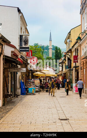 Shopper in Bascarsija Basar in Sarajewo, Bosnien und Herzegowina, Europa Stockfoto