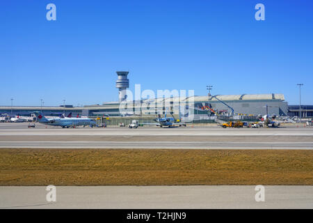 TORONTO, KANADA-26 Mar 2019 - Ansicht der Flugzeuge von Air Canada (AC) am Toronto Pearson International Airport (YYZ), der größten und geschäftigsten Airpor Stockfoto