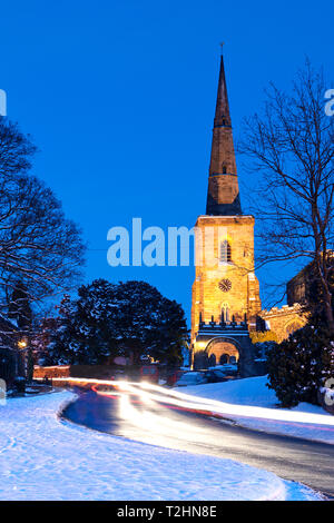 St Mary's Church, Astbury in der Nähe von Knutsford im Winter nachts, Cheshire, England, Vereinigtes Königreich, Europa Stockfoto