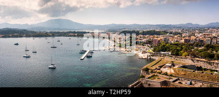 Panorama der Altstadt von Korfu Stadt und Hafen in Griechenland, Europa Stockfoto