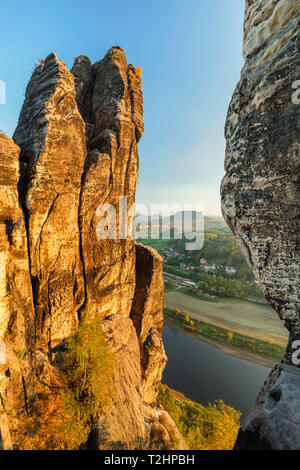 Blick von der Bastei, Lilienstein Berg im Elbsandsteingebirge, Deutschland, Europa Stockfoto