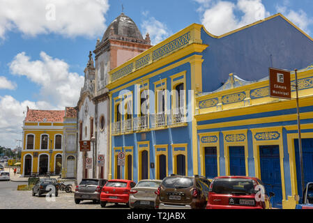 Olinda, Brasilien - 27. Januar 2019: Bunte Häuser aus der Kolonialzeit in Olinda auf Brasilien Stockfoto