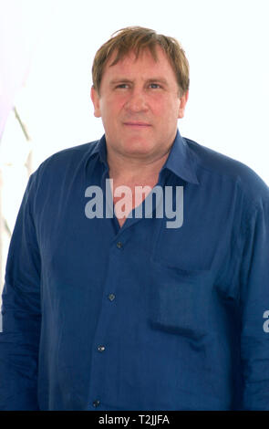 CANNES, Frankreich. 10. Mai 2000: Französischer Schauspieler Gerard Depardieu bei den Filmfestspielen von Cannes, wo sein neuer Film - Vatel - ist der Eröffnungsfilm. Bild: Paul Smith/Featureflash Stockfoto