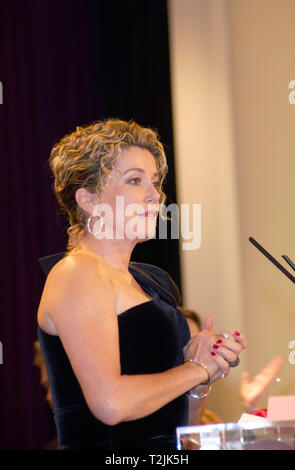 CANNES, Frankreich. 21. Mai 2000: Schauspielerin Catherine Deneuve auf der 53 Cannes Film Festival Preisverleihung. Bild: Paul Smith/Featureflash Stockfoto