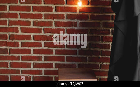 Dekorative edison Stil Licht tungsten Glühlampen gegen Mauer Hintergrund Stockfoto