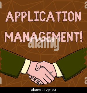 Text Zeichen angezeigt Application Management. Business Foto Text analysisaging Anwendungen während ihres gesamten Lebenszyklus Geschäftsleute schütteln Hände fest Ein Stockfoto