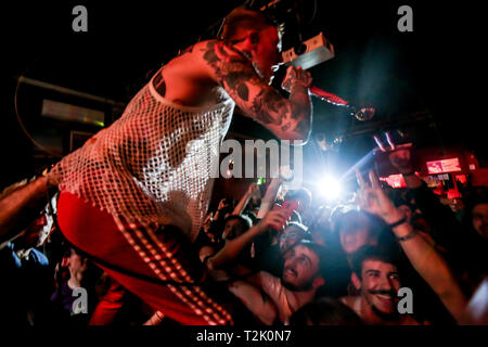 Bologna, Italien. 26 Mär, 2019. Hellfire Buchung präsentiert Frank Carter & die Klapperschlangen. In den letzten Jahren, Frank Carter, der ehemalige Galgen Frontmann, hat nie aufgehört zu begeistern und seine enorme Kreativität und seine Liebe für die Musik zeigen, die auf den renommiertesten Bühnen in Europa zusammen mit seinem Rattesnakes, mehrmals vorhanden, im Reading & Leeds Festival zu spielen, um den Download und viele andere lokale Festivals wie dem Home Festival und die Firenze Felsen zu Beginn des Bands des Kalibers von Foo Fighters & Biffy Clyro! Credit: Luigi Rizzo/Pacific Press/Alamy leben Nachrichten Stockfoto