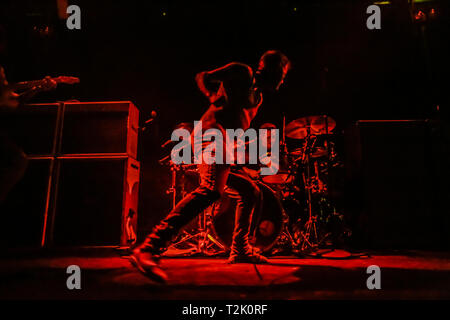 Bologna, Italien. 26 Mär, 2019. Hellfire Buchung präsentiert Frank Carter & die Klapperschlangen. In den letzten Jahren, Frank Carter, der ehemalige Galgen Frontmann, hat nie aufgehört zu begeistern und seine enorme Kreativität und seine Liebe für die Musik zeigen, die auf den renommiertesten Bühnen in Europa zusammen mit seinem Rattesnakes, mehrmals vorhanden, im Reading & Leeds Festival zu spielen, um den Download und viele andere lokale Festivals wie dem Home Festival und die Firenze Felsen zu Beginn des Bands des Kalibers von Foo Fighters & Biffy Clyro! Credit: Luigi Rizzo/Pacific Press/Alamy leben Nachrichten Stockfoto