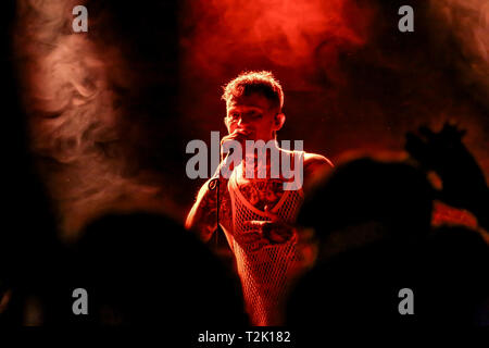 Bologna, Italien. 26 Mär, 2019. Hellfire Buchung präsentiert Frank Carter & die Klapperschlangen. In den letzten Jahren, Frank Carter, der ehemalige Galgen Frontmann, hat nie aufgehört zu begeistern und seine enorme Kreativität und seine Liebe für die Musik zeigen, die auf den renommiertesten Bühnen in Europa zusammen mit seinem Rattesnakes, mehrmals vorhanden, im Reading & Leeds Festival zu spielen, um den Download und viele andere lokale Festivals wie dem Home Festival und die Firenze Felsen zu Beginn des Bands des Kalibers von Foo Fighters & Biffy Clyro! Credit: Luigi Rizzo/Pacific Press/Alamy leben Nachrichten Stockfoto