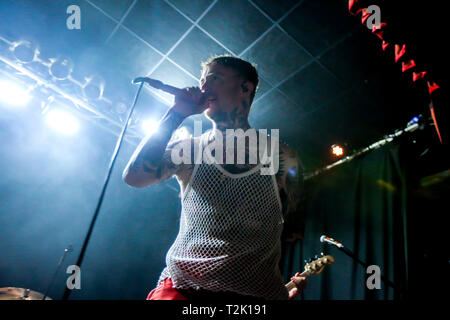 Bologna, Italien. 26 Mär, 2019. Hellfire Buchung präsentiert Frank Carter & die Klapperschlangen. In den letzten Jahren, Frank Carter, der ehemalige Galgen Frontmann, hat nie aufgehört zu begeistern und seine enorme Kreativität und seine Liebe für die Musik zeigen, die auf den renommiertesten Bühnen in Europa zusammen mit seinem Rattesnakes, mehrmals vorhanden, im Reading & Leeds Festival zu spielen, um den Download und viele andere lokale Festivals wie dem Home Festival und die Firenze Felsen zu Beginn des Bands des Kalibers von Foo Fighters & Biffy Clyro! Credit: Luigi Rizzo/Pacific Press/Alamy leben Nachrichten Stockfoto