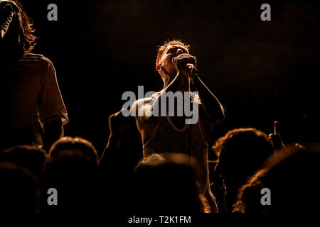 Bologna, Italien. 26 Mär, 2019. Hellfire Buchung präsentiert Frank Carter & die Klapperschlangen. In den letzten Jahren, Frank Carter, der ehemalige Galgen Frontmann, hat nie aufgehört zu begeistern und seine enorme Kreativität und seine Liebe für die Musik zeigen, die auf den renommiertesten Bühnen in Europa zusammen mit seinem Rattesnakes, mehrmals vorhanden, im Reading & Leeds Festival zu spielen, um den Download und viele andere lokale Festivals wie dem Home Festival und die Firenze Felsen zu Beginn des Bands des Kalibers von Foo Fighters & Biffy Clyro! Credit: Luigi Rizzo/Pacific Press/Alamy leben Nachrichten Stockfoto
