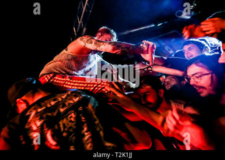 Bologna, Italien. 26 Mär, 2019. Hellfire Buchung präsentiert Frank Carter & die Klapperschlangen. In den letzten Jahren, Frank Carter, der ehemalige Galgen Frontmann, hat nie aufgehört zu begeistern und seine enorme Kreativität und seine Liebe für die Musik zeigen, die auf den renommiertesten Bühnen in Europa zusammen mit seinem Rattesnakes, mehrmals vorhanden, im Reading & Leeds Festival zu spielen, um den Download und viele andere lokale Festivals wie dem Home Festival und die Firenze Felsen zu Beginn des Bands des Kalibers von Foo Fighters & Biffy Clyro! Credit: Luigi Rizzo/Pacific Press/Alamy leben Nachrichten Stockfoto