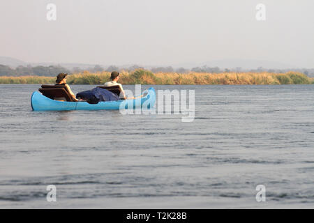 Kanutour auf der Lower Zambezi Stockfoto