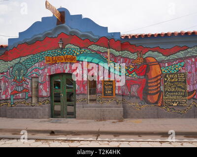 TILCARA, AR - ca. Okt, 2018 - tilcara ist der typisch andinen Dorfes, mit bunten Restaurants und Märkte. Stockfoto