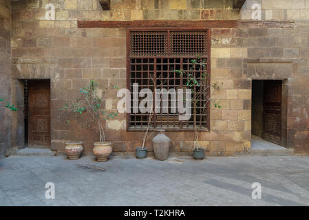 Fassade des Zeinab Khatoun historisches Haus, in der Nähe der Al-Azhar-Moschee in Darb Al-Ahmar Bezirk, alte Kairo, Ägypten Stockfoto