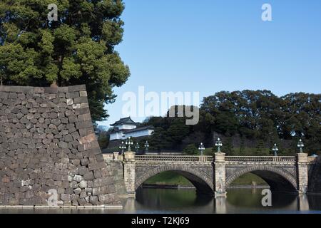 Nijubashi Brücke an der Kaiserpalast in Tokio, Japan. Stockfoto