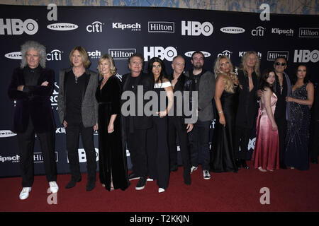 März 27, 2019 - Brooklyn, New York, USA - 29. März 2019 - Brooklyn, New York - Brian May, Joe Elliott, Pete Willis, Steve Clark, Rick Savage und Vivian Campbell (Def Leppard) und Familien in die Rock and Roll Hall of Fame Induction Ceremony Ankünfte, bei der Barclays Center. Photo Credit: LJ Fotos/AdMedia (Credit Bild: © Ylmj/AdMedia über ZUMA Draht) Stockfoto