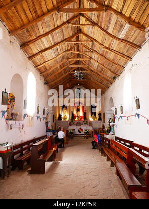 CALAMA, CL-CA. OKT 2018 - die Kirche von San Francisco in Chiu Chiu ist die älteste von Chile, dating aus dem 17. Jahrhundert. Stockfoto