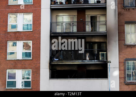 Ein Apartment Block bei 97 Great Victoria Street im Zentrum von Belfast, nach 80 Bewohner wurden von einem Brand in den frühen Morgenstunden des Mittwoch evakuiert. Stockfoto