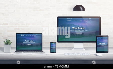 Moderne flache Bauform, reaktionsschnellen Website auf mehreren Geräten. Konzept der Web Development Studio Schreibtisch. Stockfoto