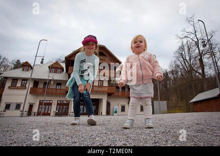 Restaurant im Park, Švicarija - raj V turnom TIVOLIJU, Pod 4, Ljubljana, Slowenien Stockfoto