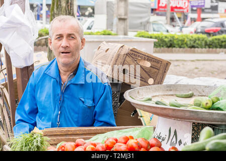 Gilan Provinz - Khomam IRAN - März 25, 2018 - tägliche Basar an Khomam close-up Portrait eines älteren Mannes, der Provinz Gilan Stockfoto
