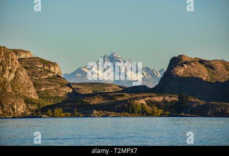 Blick auf Cerro Castillo über Lago General Carrera, Chile Chico, Aysen, Patagonien, Chile Stockfoto