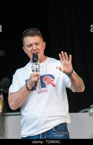 Tommy Robinson, Rede auf der UKIP Rallye am 29. März 2019 zusammen Parliament Square, Westminster, London Stockfoto