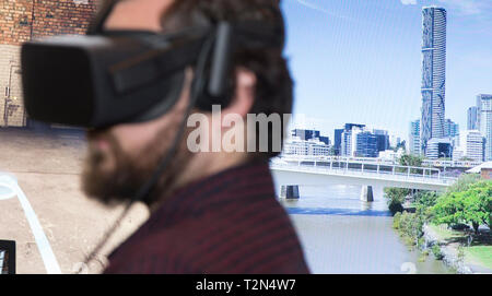 Brisbane, Australien. 2 Apr, 2019. Ein Besucher versucht, eine VR-Gerät an einem Stand in Qode, eine zweitägige Technikkonferenz in Brisbane im Staat Queensland, Australien, 2. April 2019. Der australischen Stadt Brisbane war Gastgeber für einige der größten Namen der Region in der neuen Technologie am Dienstag, durch Einleitung einer zweitägigen Veranstaltung Innovation und digitale Entwicklung im Staat Queensland zu funken. Credit: Bai Xuefei/Xinhua/Alamy leben Nachrichten Stockfoto