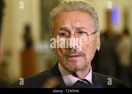 Bukarest, Rumänien - April 02, 2019: Emil Constantinescu, ehemaliger Präsident von Rumänien, spricht vor der Presse anlässlich des 15. Jahrestages der Beitritt Rumäniens in die Nato, in Bukarest. Credit: Lcv/Alamy leben Nachrichten Stockfoto