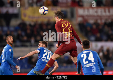 Rom, Italien. 3 Apr, 2019. Nicolò Zaniolo der AS Roma Kerben erstes Ziel während der Serie ein Match zwischen AS Roma und ACF Fiorentina im Stadio Olimpico, Rom, Italien Am 3. April 2019. Foto von Giuseppe Maffia. Credit: UK Sport Pics Ltd/Alamy leben Nachrichten Stockfoto