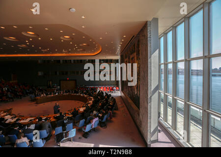 Vereinten Nationen. 3 Apr, 2019. Foto zeigt den Sicherheitsrat der Vereinten Nationen die Einberufung einer Sitzung über die Situation in Haiti auf das UN-Hauptquartier in New York, am 3. April 2019. Im Rahmen der UNO-Generalsekretär für friedenserhaltende Maßnahmen Jean-Pierre Lacroix sagte am Mittwoch, dass das Ende der UN-Friedensmission in Haiti ist in Reichweite." Credit: Li Muzi/Xinhua/Alamy leben Nachrichten Stockfoto