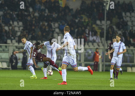 Turin, Italien. 03 Apr, 2019. Soualiho Meit von Torino FC und Joachim Andersen, Ronaldo Vieira von U.C. Sampdoria in der Serie A-Spiel im Stadio Grande Torino, Turin Credit: Antonio Polia/Alamy leben Nachrichten Stockfoto