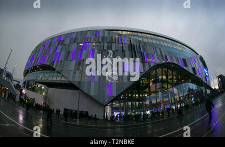 London, Großbritannien. 3 Apr, 2019. Foto am 3. April 2019 zeigt das Äußere der Tottenham Hotspur Stadion vor der Premier League Match zwischen den Tottenham Hotspur und Crystal Palace in London, Großbritannien. Tottenham Hotspur gewann 2-0. Credit: Han Yan/Xinhua/Alamy leben Nachrichten Stockfoto