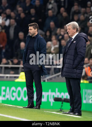 London, Großbritannien. 3 Apr, 2019. Tottenham Hotspur Manager Mauricio Pochettino (L) reagiert während der Premier League Match zwischen den Tottenham Hotspur und Crystal Palace an der Tottenham Hotspur Stadion in London, Großbritannien am 3. April 2019. Tottenham Hotspur gewann 2-0. Credit: Han Yan/Xinhua/Alamy leben Nachrichten Stockfoto