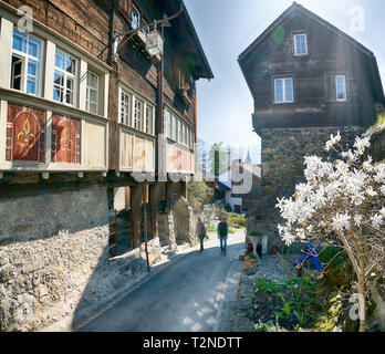 Werdenberg, SG/Schweiz - am 31. März 2019: Werdenberg Dorf mit historischen und traditionellen Gebäude und Architektur Details Stockfoto