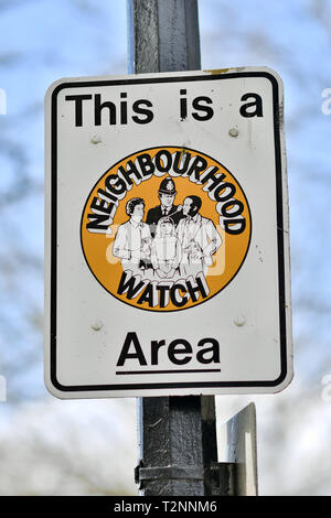 Neighborhood Watch Bereich in einer Wohnstraße in Warwick, Warwickshire, April 2, 2019. Stockfoto