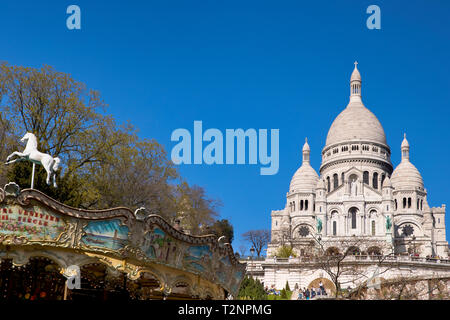Die Basilika Sacré-coeur, oder die Basilika des Heiligen Herzen von Paris oder Sacré-Coeur, Paris, Frankreich im Frühjahr Stockfoto