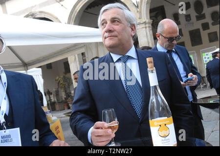 Italien, Castiglion Fiorentino (Arezzo), 30. März 2019: Der Präsident des Europäischen Parlaments Antonio Tajani, beteiligt sich an der "Girolio" der Ital Stockfoto