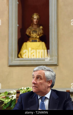 Italien, Castiglion Fiorentino (Arezzo), 30. März 2019: Der Präsident des Europäischen Parlaments Antonio Tajani, beteiligt sich an der "Girolio" der Ital Stockfoto
