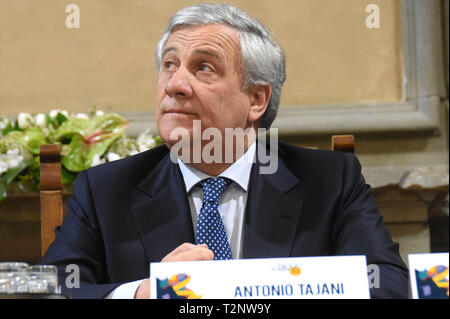 Italien, Castiglion Fiorentino (Arezzo), 30. März 2019: Der Präsident des Europäischen Parlaments Antonio Tajani, beteiligt sich an der "Girolio" der Ital Stockfoto