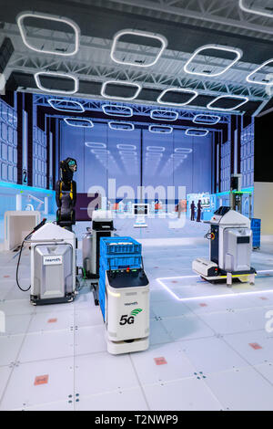 Hannover, Niedersachsen, Deutschland - Hannover Messe Industrie 4.0, Fabrik der Zukunft, an der Bosch Rexroth stand, 5G steuert autonome Transport System Stockfoto