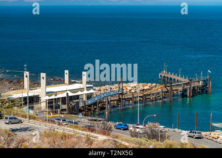 Cape Jervis SeaLink Fähre gesehen von Lookout an einem Tag, Fleurieu Peninsula, South Australia Stockfoto