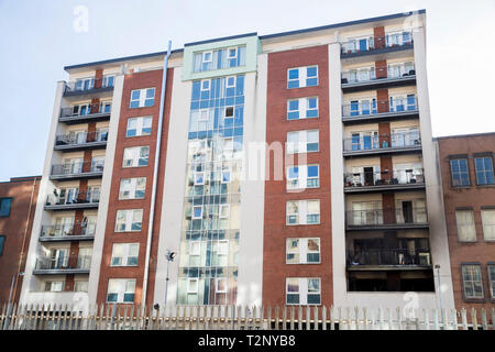 Ein Apartment Block bei 97 Great Victoria Street im Zentrum von Belfast, nach 80 Bewohner wurden von einem Brand in den frühen Morgenstunden des Mittwoch evakuiert. Stockfoto